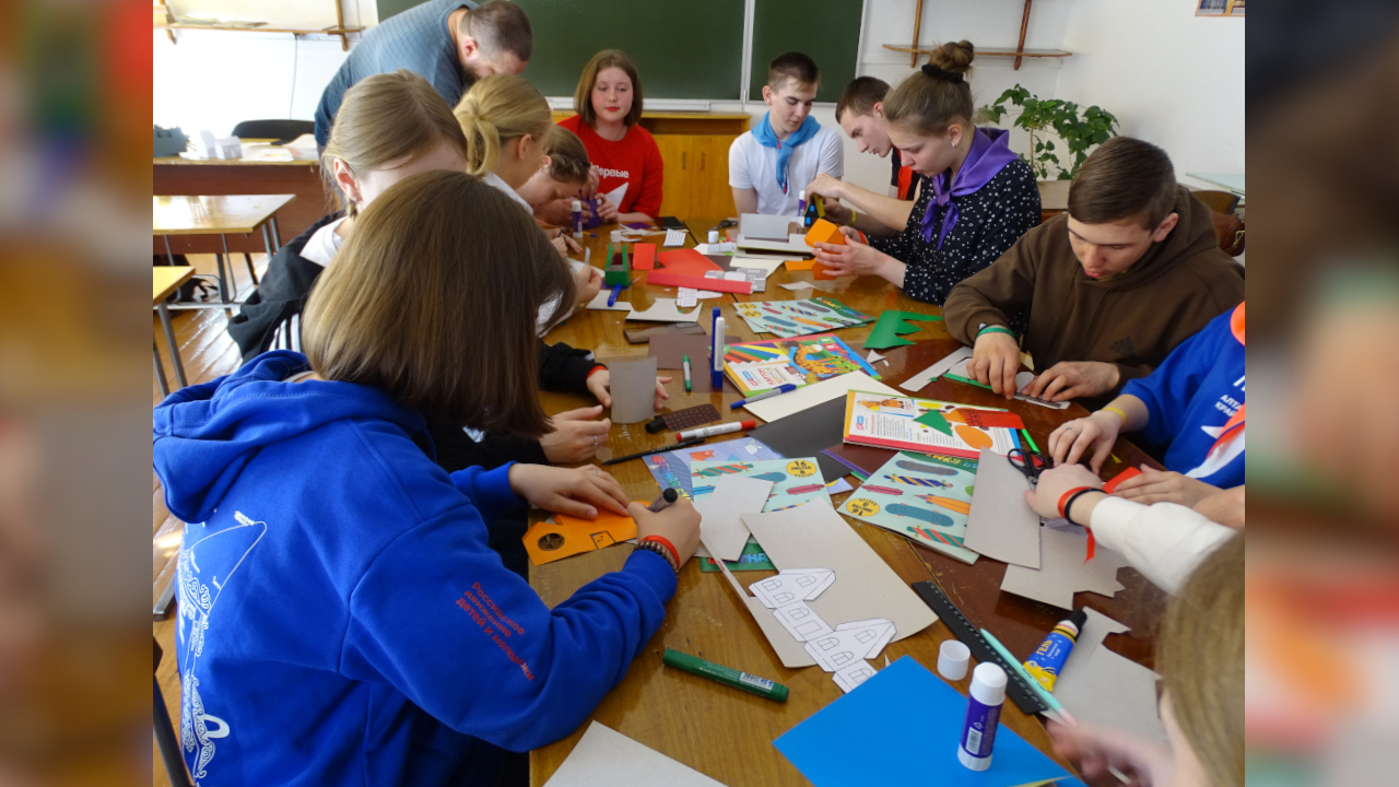 Творчество и заряд бодрости на молодежном слете на Алтае